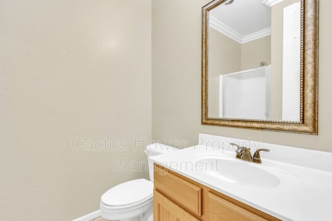 Building Photo - 1811 W Maplewood Pl