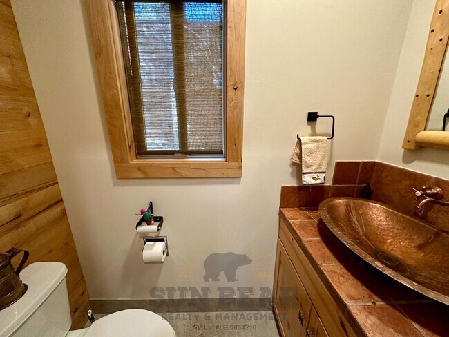 Building Photo - Beautiful Home on the Creek in Glenrock! - Summer pool in complex!