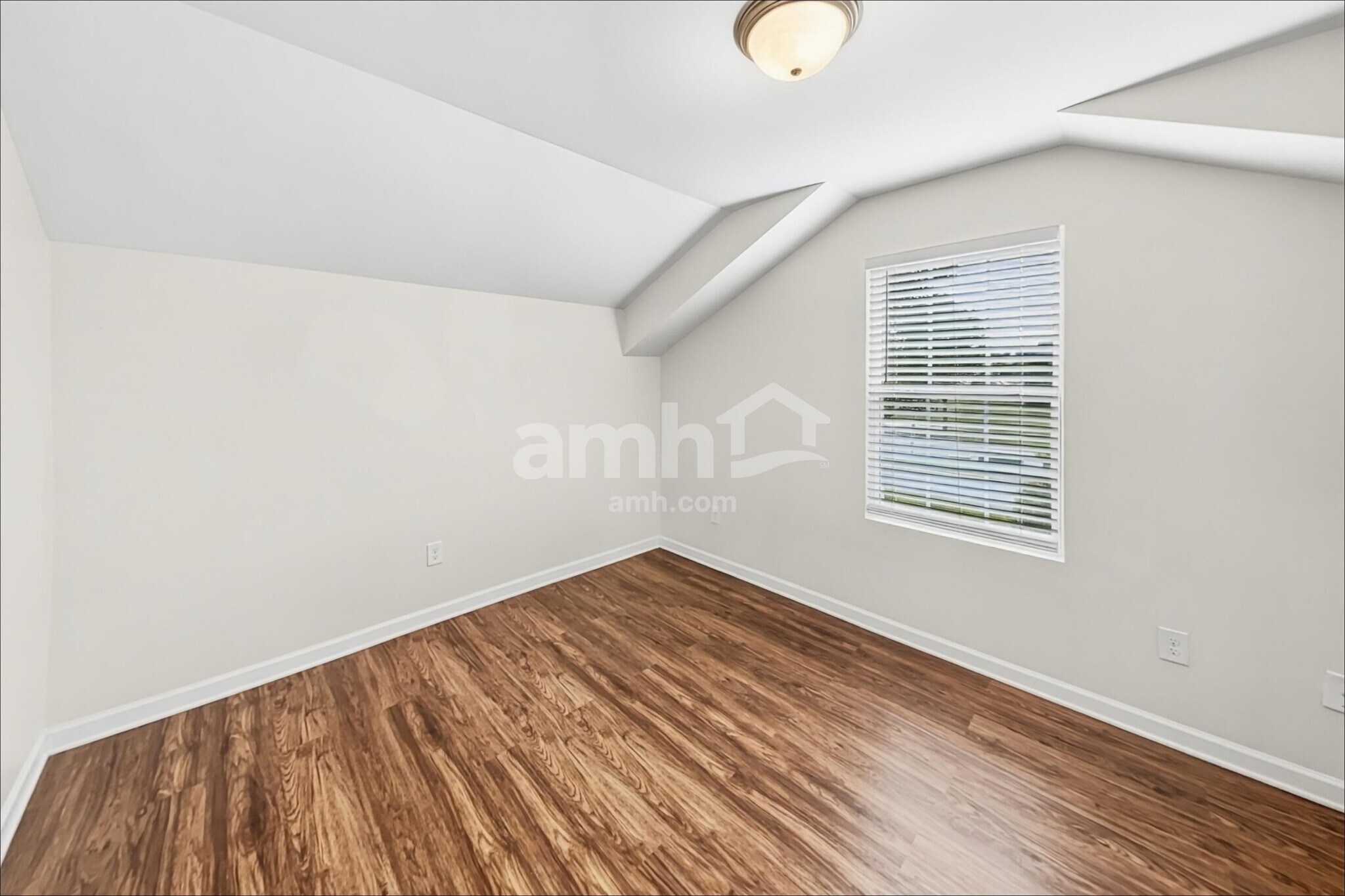 Building Photo - 4870 Beryl Dr