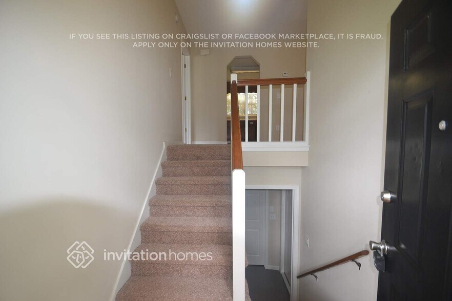 Building Photo - 2290 Castle Royale Dr