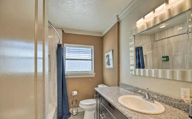 Building Photo - 4018 Leeshire Dr