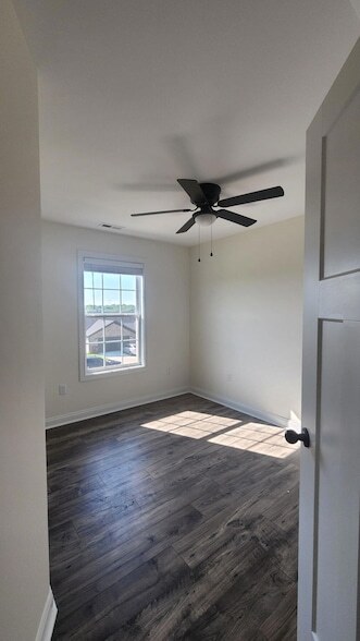 Building Photo - 929 Olympic Ct