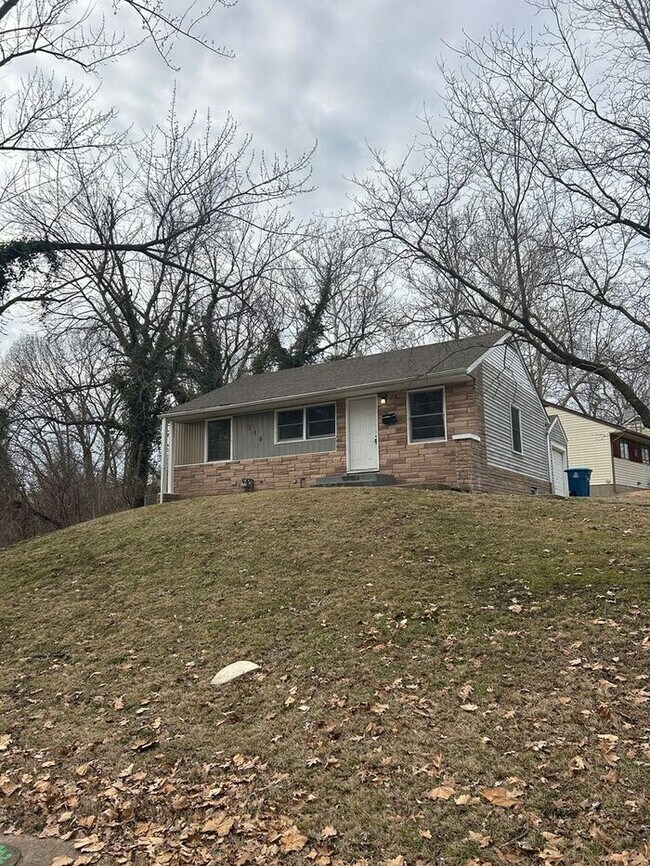 Primary Photo - Cozy 3-Bedroom Home in a Convenient and Fa...