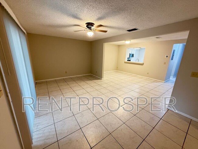 Building Photo - 4435 Brook Hollow Cir