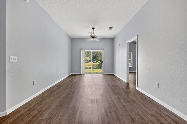 Building Photo - 209 Larkin Pl