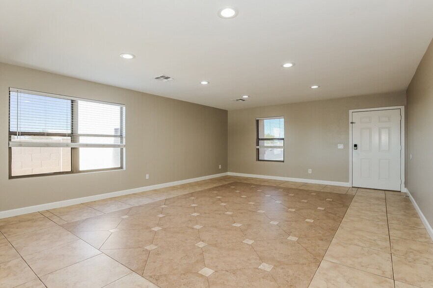 Building Photo - 11545 W Scotts Dr