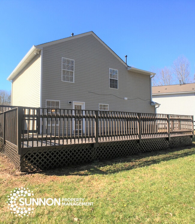 Building Photo - 4 Bed 2.5 Bath in Woodstone with Fenced Yard