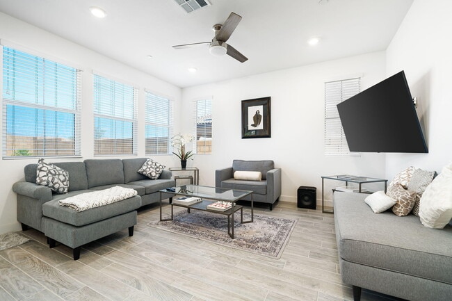 Building Photo - 35393 Sereno Ln