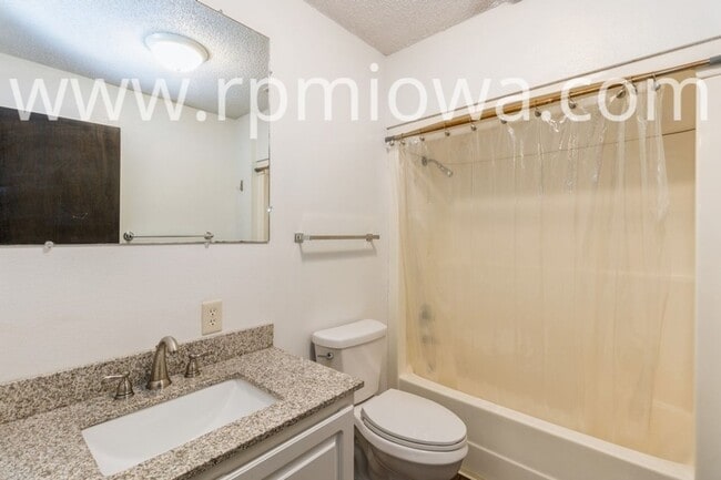 Building Photo - 1507 N Dakota Ave