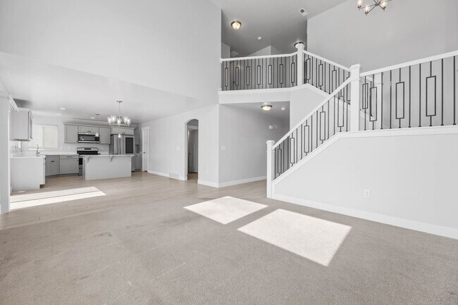 Building Photo - 6 Bedroom 3.5 Bathroom House in Saratoga Springs!