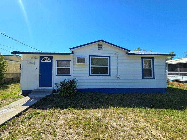 Building Photo - 3 Bedroom Home