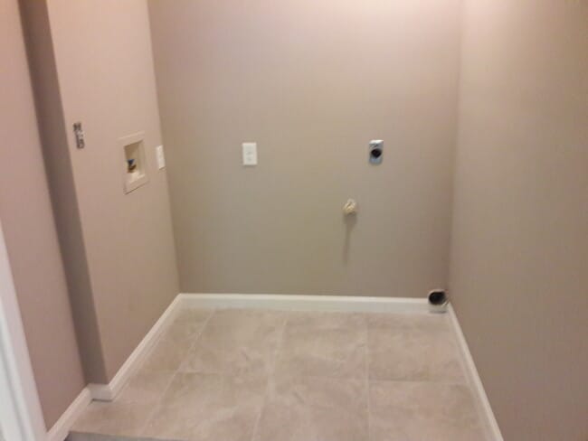 Building Photo - 1569 Foote St NE