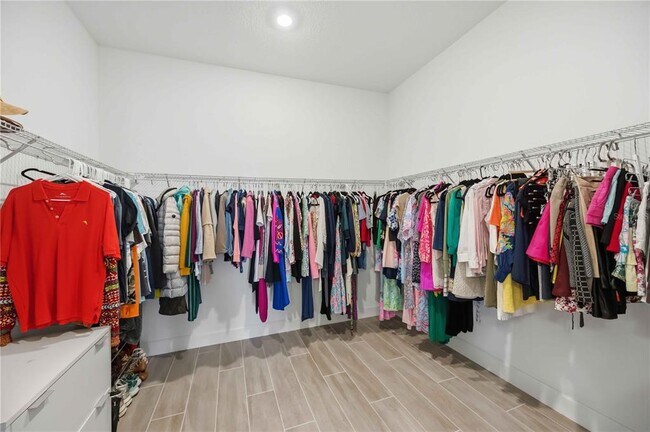 Building Photo - 10116 Silent Night Ln