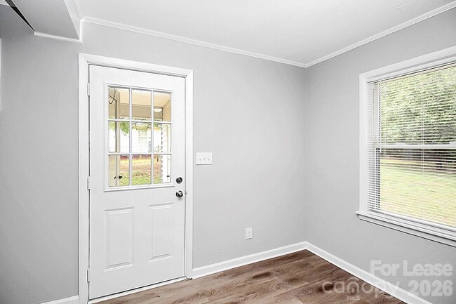 Building Photo - 1017 McLain Rd