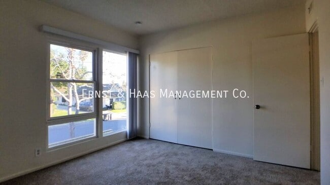 Building Photo - 3690 Country Club Dr