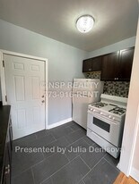 Building Photo - 4267 W Addison St