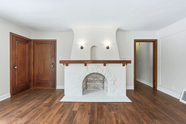 Building Photo - 714-716 Packard Ave