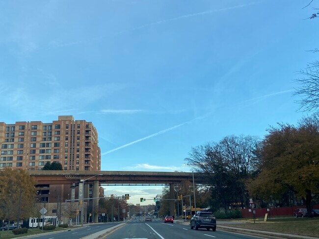 Building Photo - 2451 Midtown Ave