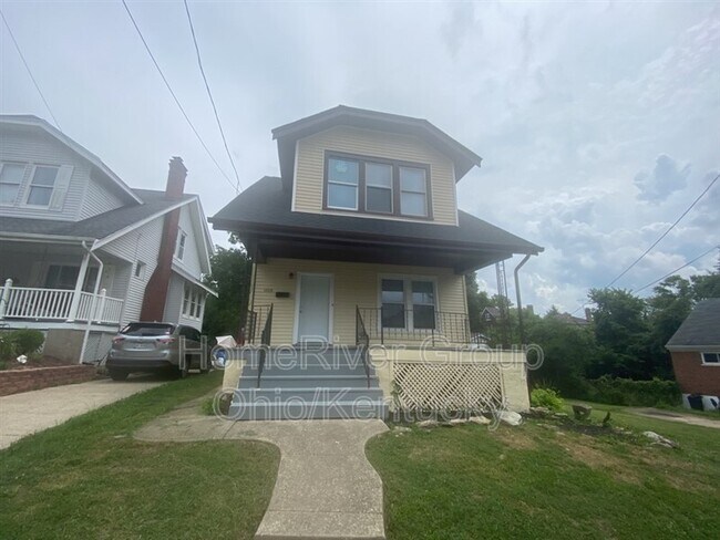 Primary Photo - 1008 Lusitania Ave