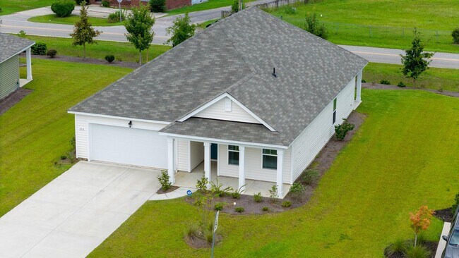 Building Photo - 208 Jeff Waters Cir