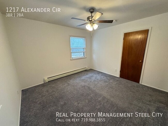 Building Photo - 1217 Alexander Cir