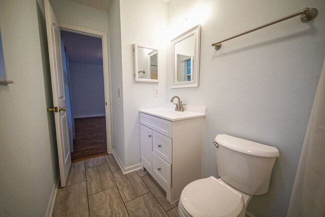 Building Photo - 2/2 Single Family Home in Park Terrace