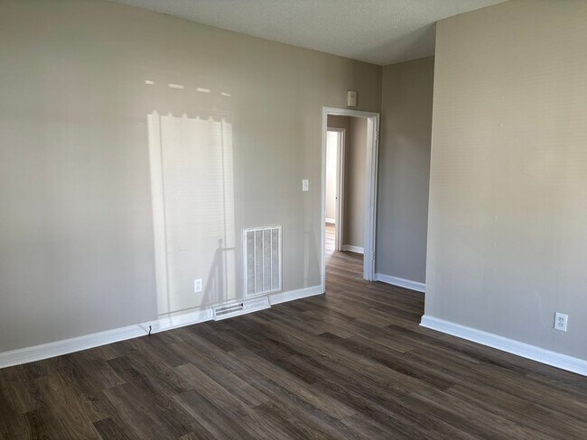 Building Photo - 3 BR House near Moses Cone Hospital