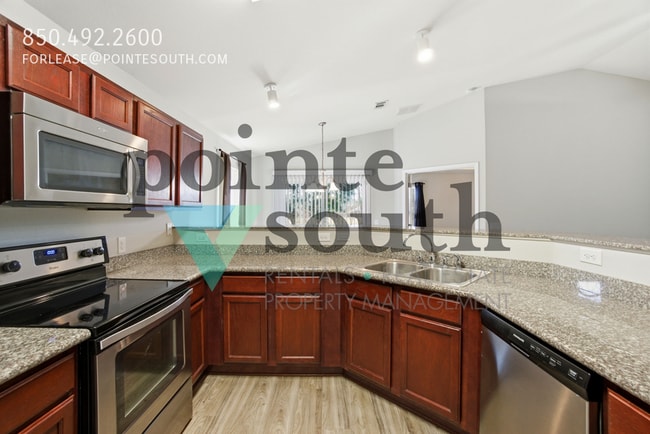 Building Photo - 8105 Nalo Creek Loop