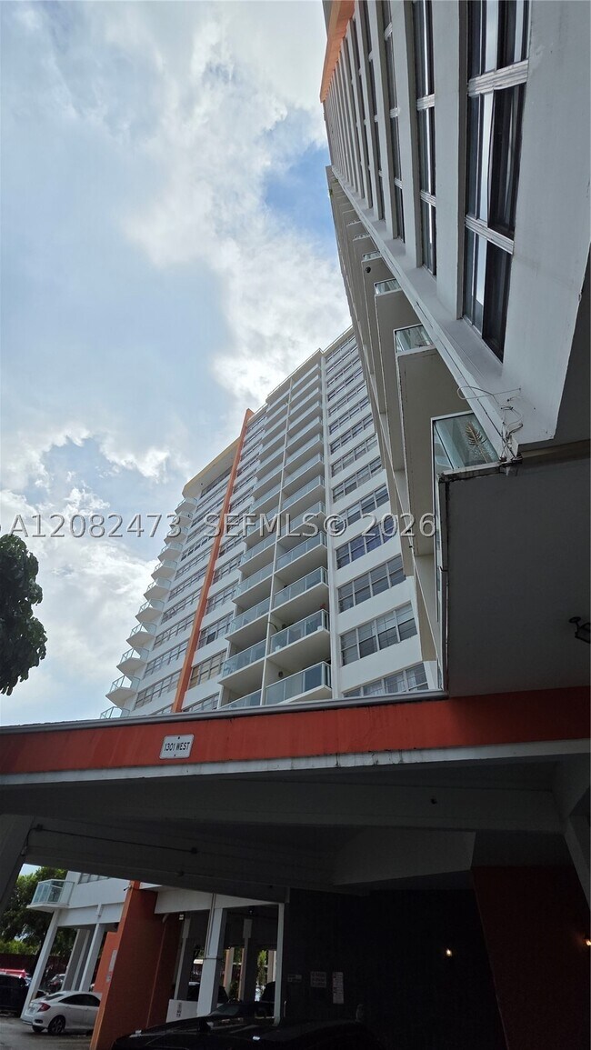 Building Photo - 1301 NE Miami Gardens Dr
