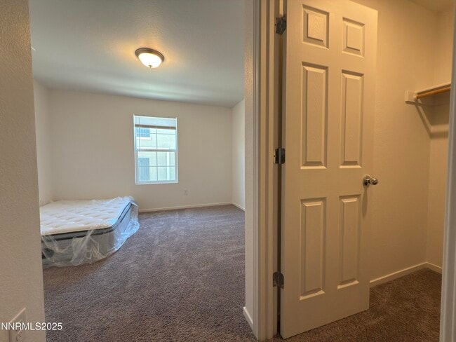 Building Photo - 9774 Silver Dollar Ln