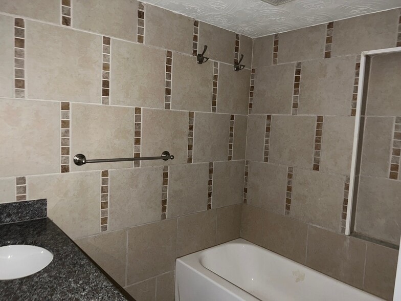 Building Photo - 4926 Billy Direct Ln