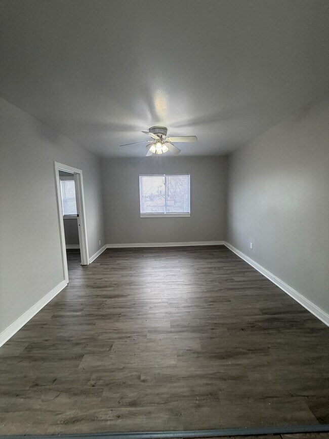 Building Photo - 3910 Deodar St