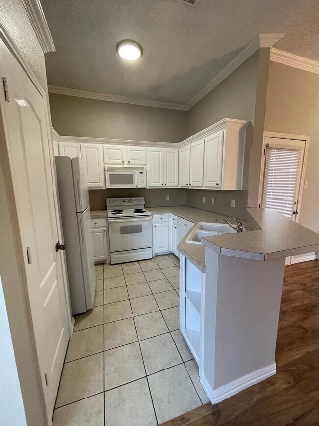 Building Photo - 2214 97th St