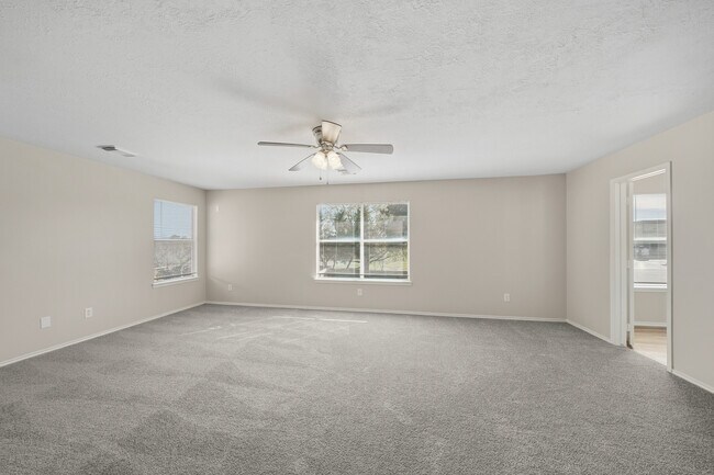 Building Photo - 21619 Knightsbrook Ln