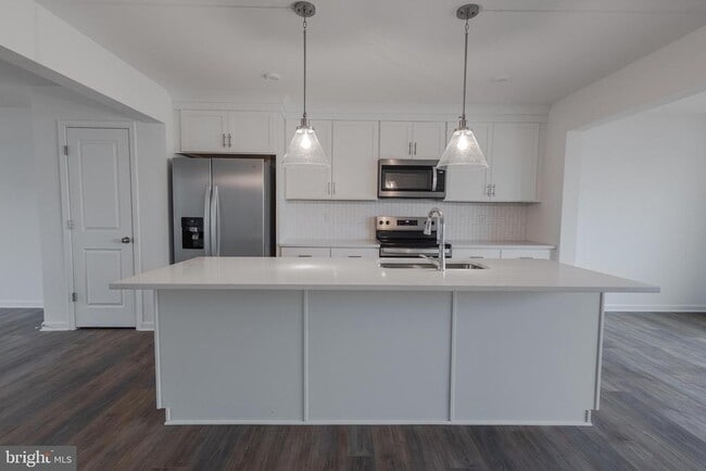 Building Photo - 25 Nymph Rd