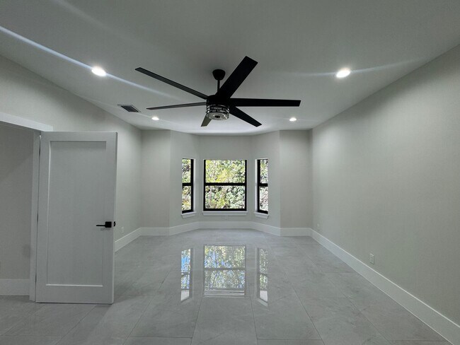 Building Photo - New Construction 4/2 Home!