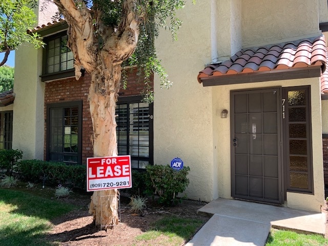 Building Photo - 711 Santa Rosa