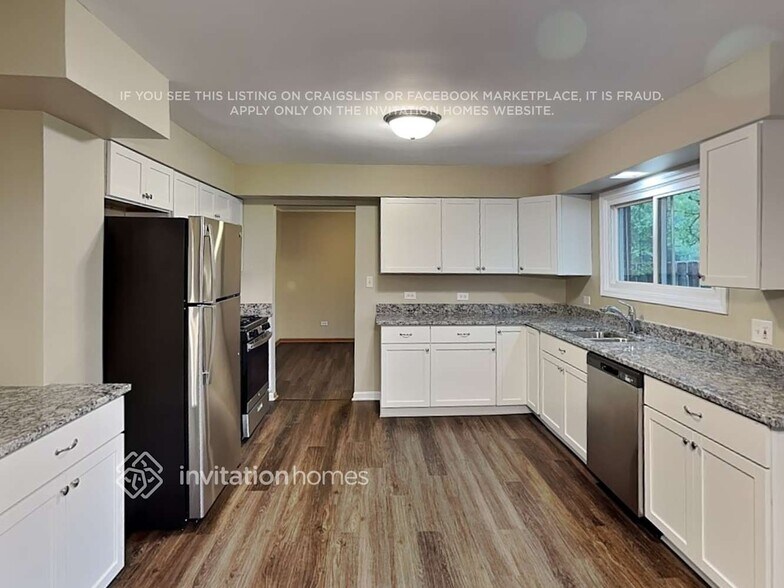 Building Photo - 721 Westshore Dr