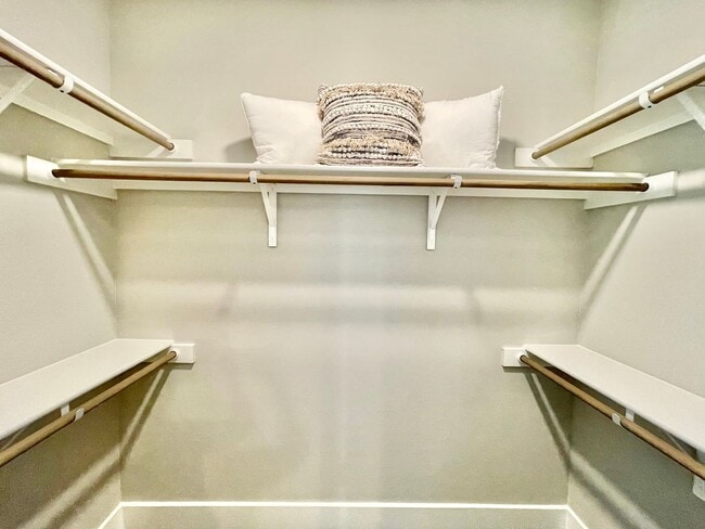 Building Photo - 311 E Evergreen St