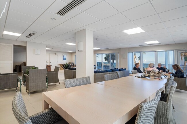 Building Photo - 2066 N Ocean Blvd
