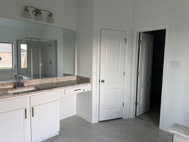 Building Photo - Spacious 4BR House in Hutto. Walkable dist...