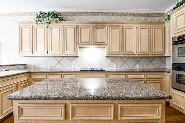 Building Photo - 3003 Grand Noble Cir