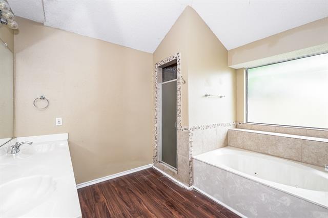 Building Photo - 837 Foxridge Dr