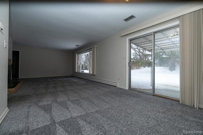 Building Photo - 851 Helston Rd