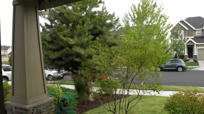 Building Photo - 2867 NE Sedalia Loop