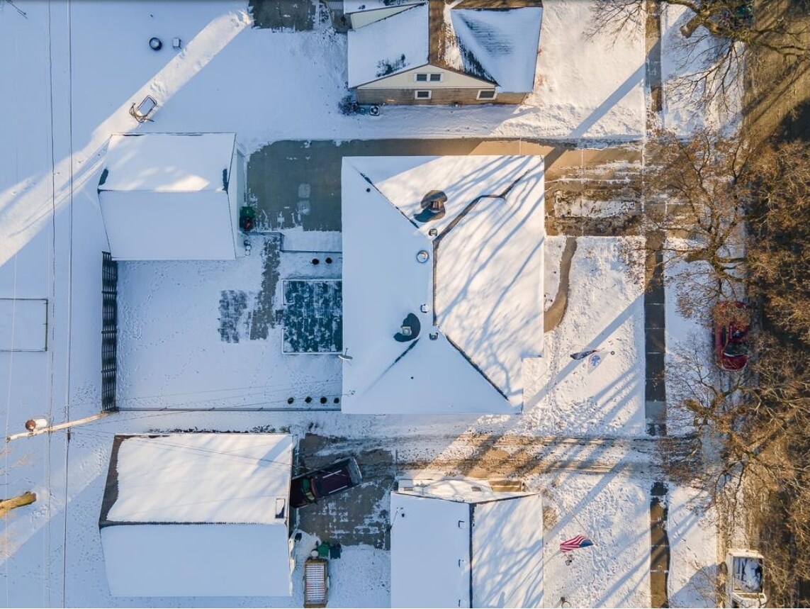 Building Photo - 233 Matthew St