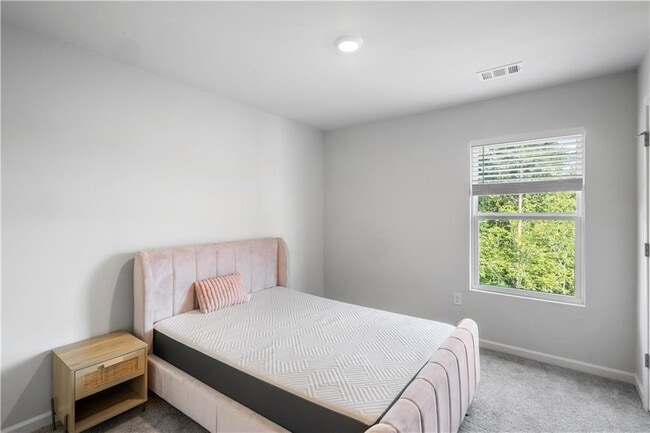 Building Photo - 381 Stoneybrook Dr