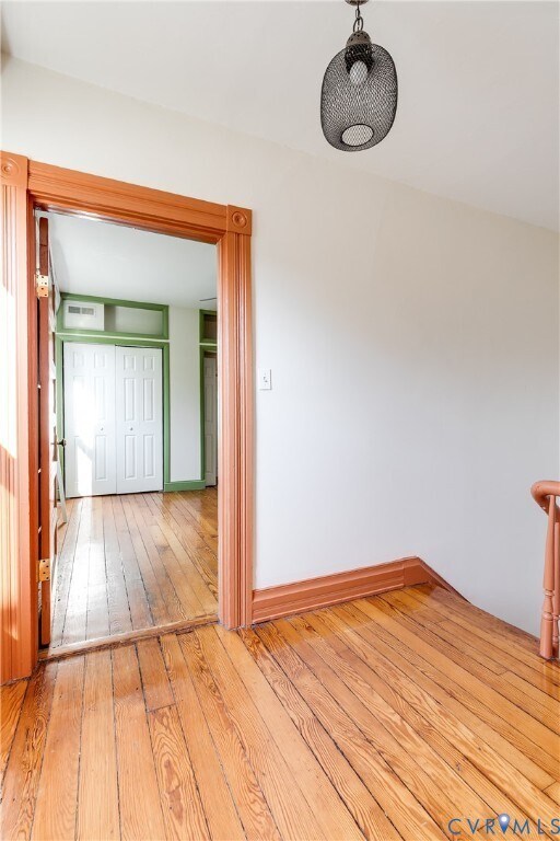 Building Photo - 430 S Pine St