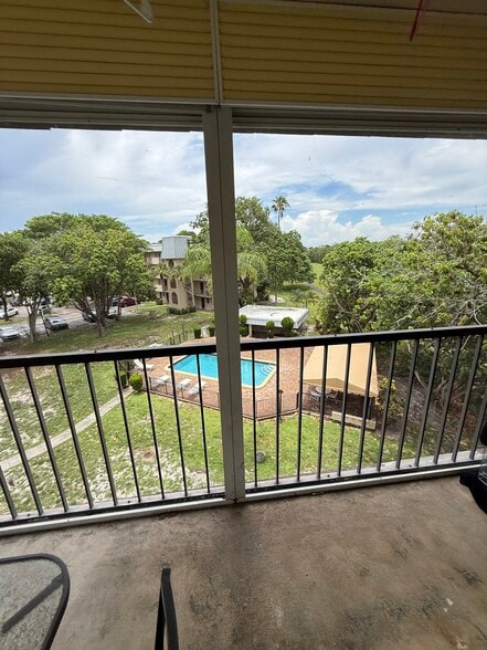 Building Photo - 5961 N Falls Circle Dr