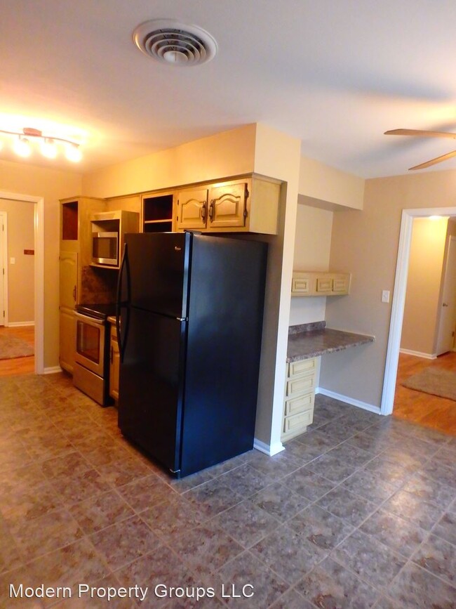 Building Photo - 4 br, 3.5 bath House - 3306 Martha Dr